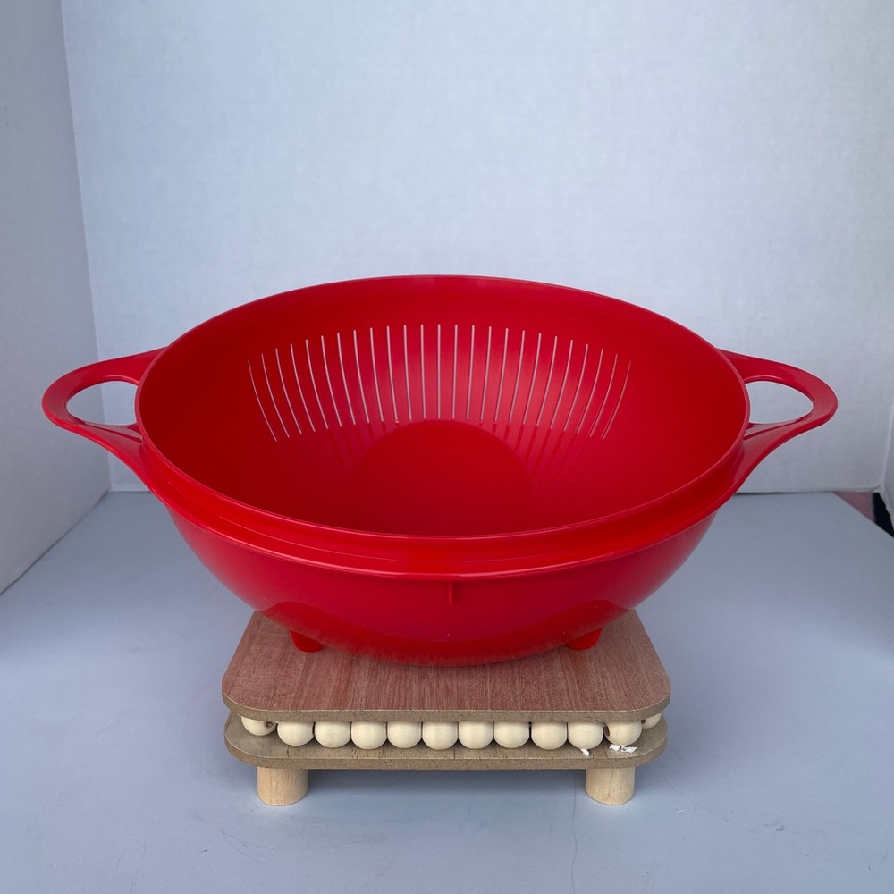 Tupperware Red Colander with Handles